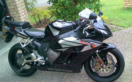 2005 Honda 1000cc CBR1000RR (FIREBLADE)