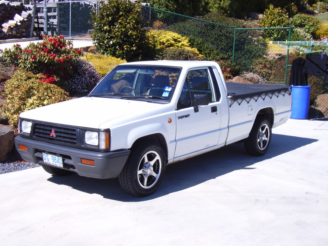 1994 Mitsubishi TRITON