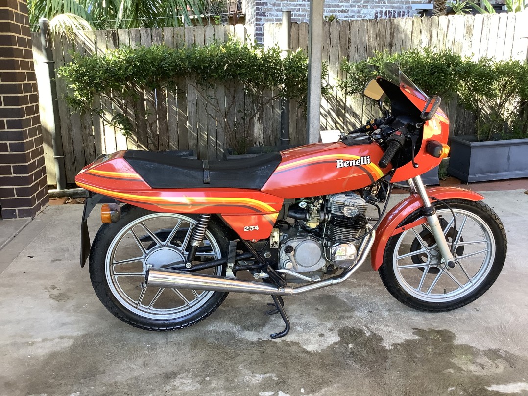 1982 Benelli 00CYCLE 254