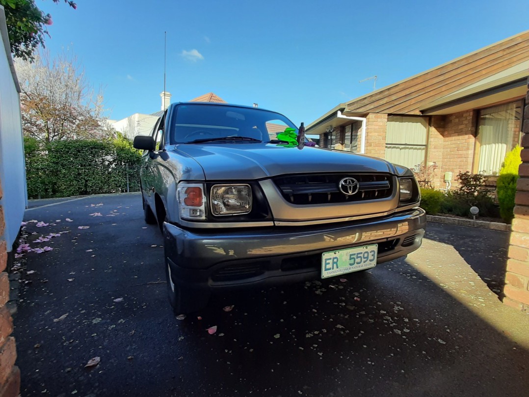 2003 Toyota HILUX