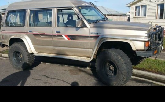 1990 Nissan GQ patrol super safari