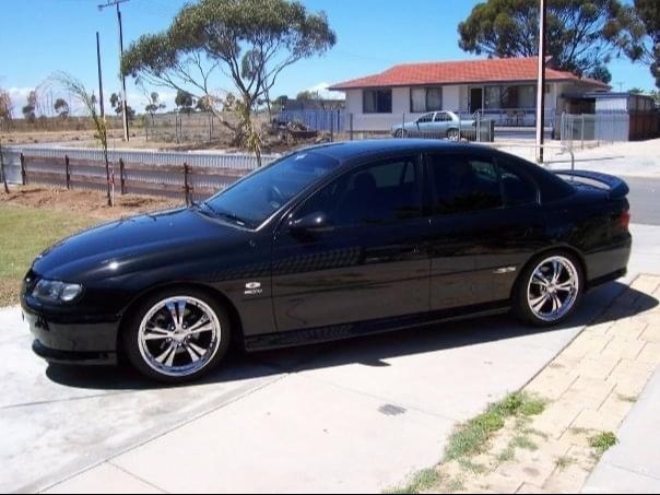 2002 Holden COMMODORE