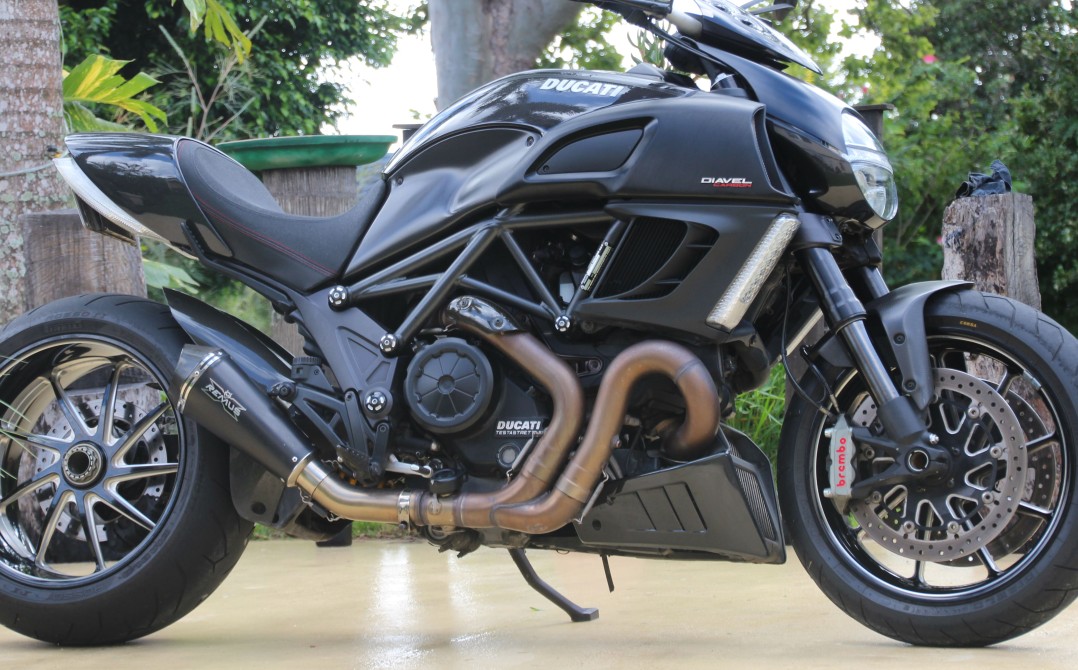 2012 Ducati 1198cc DIAVEL CARBON