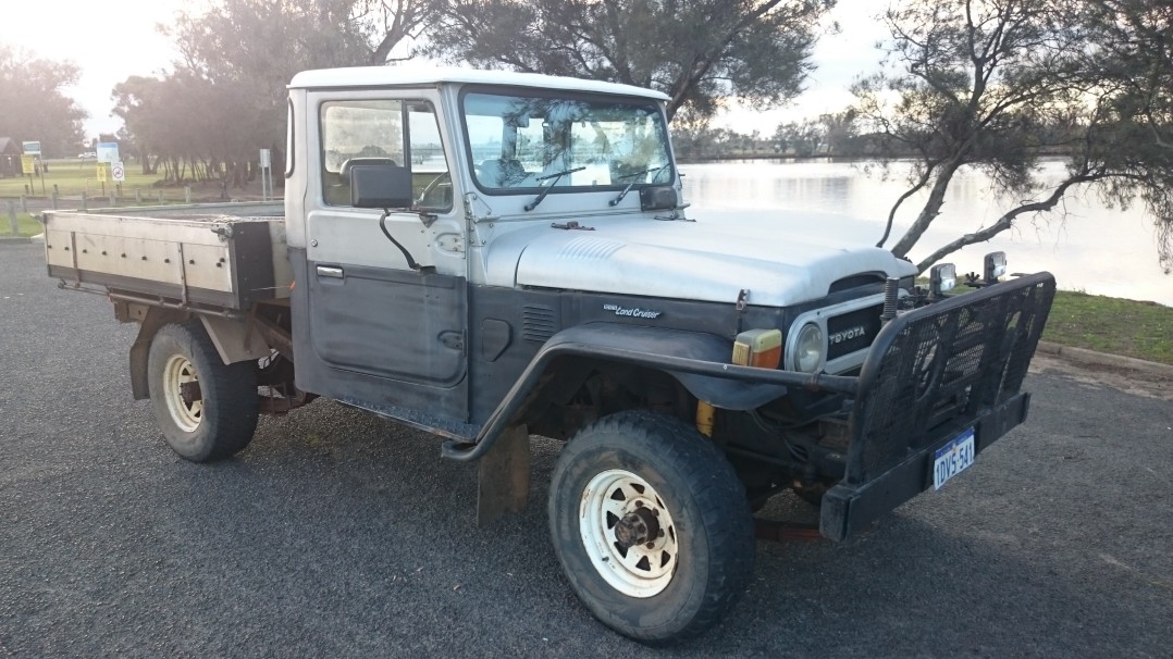 1982 Toyota LANDCRUISER (4x4) 3 SEAT