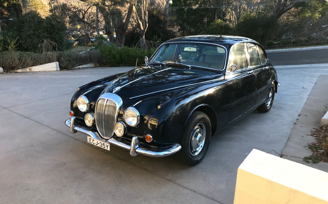 1969 Daimler 250