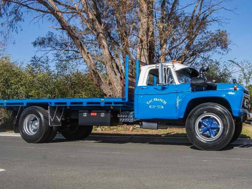 1963 Ford F-700