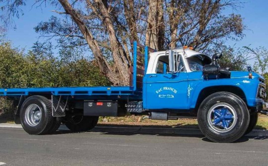 1963 Ford F-700