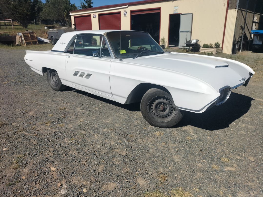 1962 Ford Thunddebird