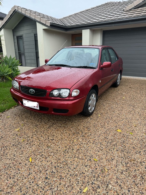 2000 Toyota Corolla