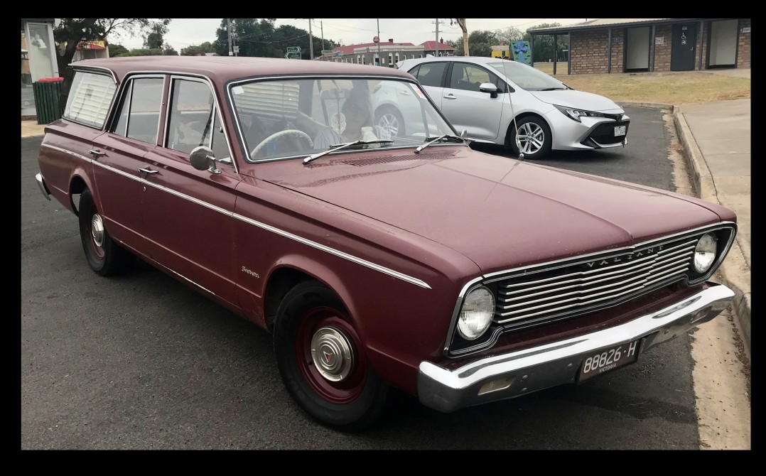 1967 Chrysler Valiant VC Safari