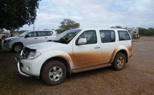 2013 Nissan PATHFINDER ST (4x4)