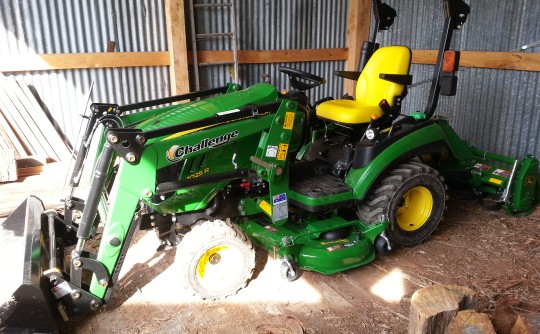 2015 john deere 1025R