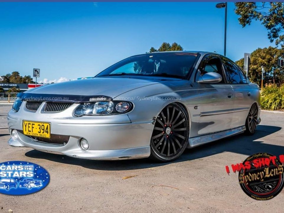 2002 Holden COMMODORE EQUIPE