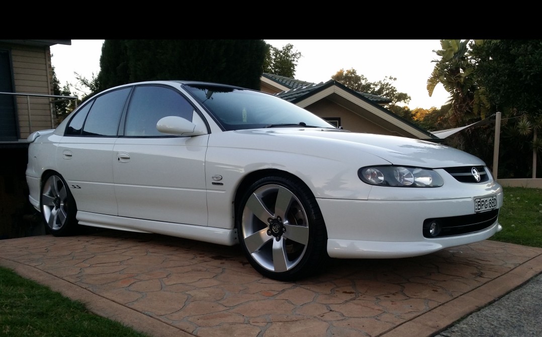 1999 Holden Vt ss