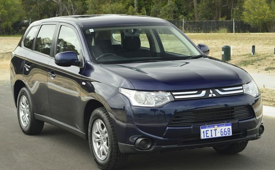 2013 Mitsubishi OUTLANDER LS