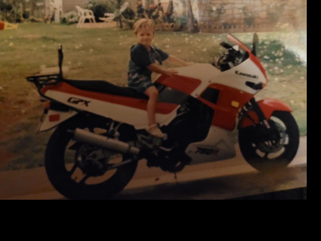 1988 Kawasaki 748cc GPX750R (ZX750F)