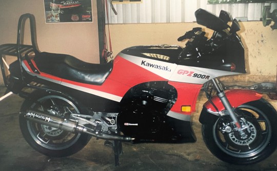 1986 Kawasaki 908cc GPZ900R (ZX900)