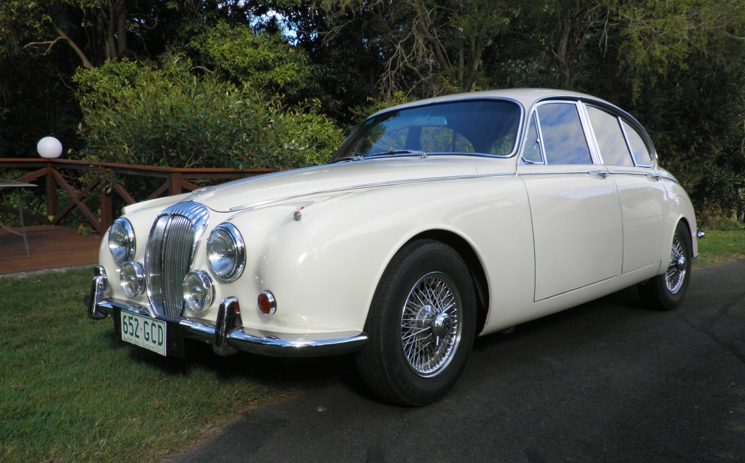 1968 Daimler (GB) 250 v8