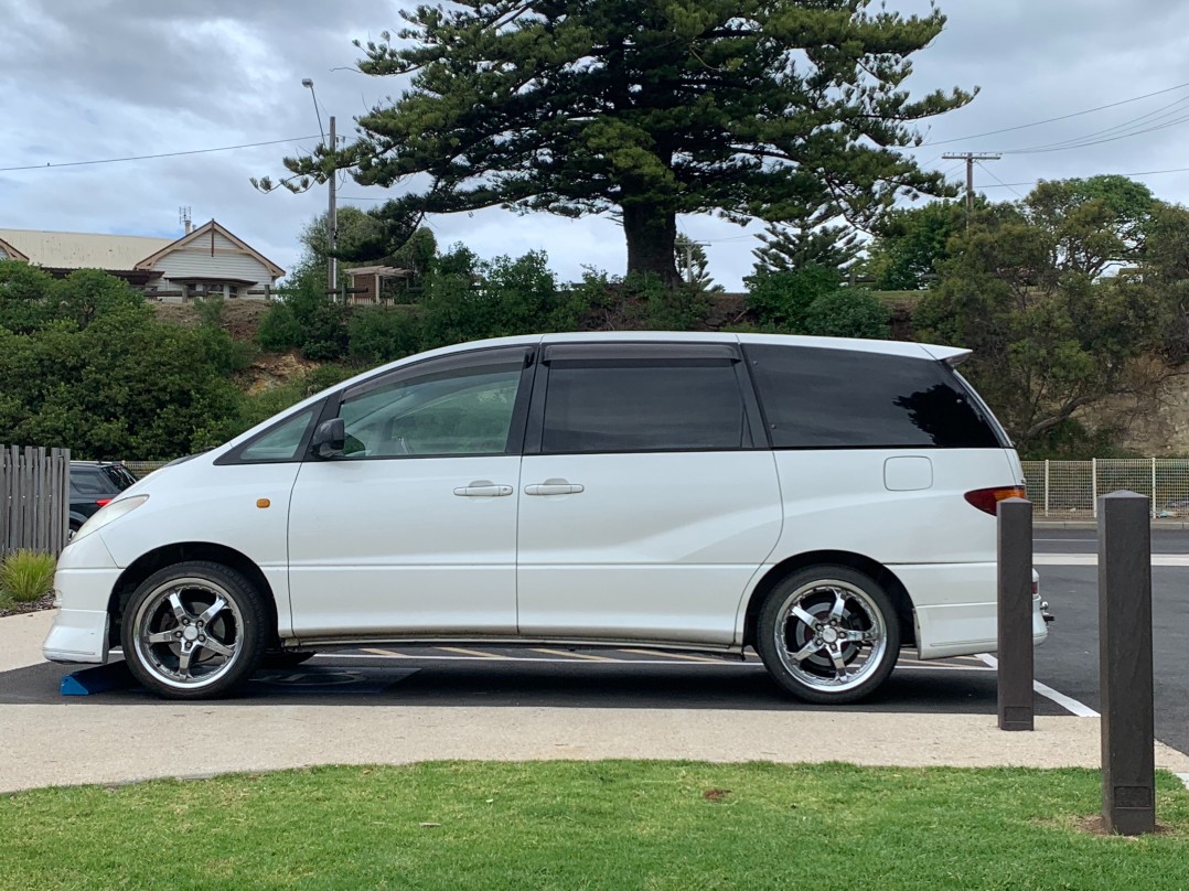 2001 Toyota Estima