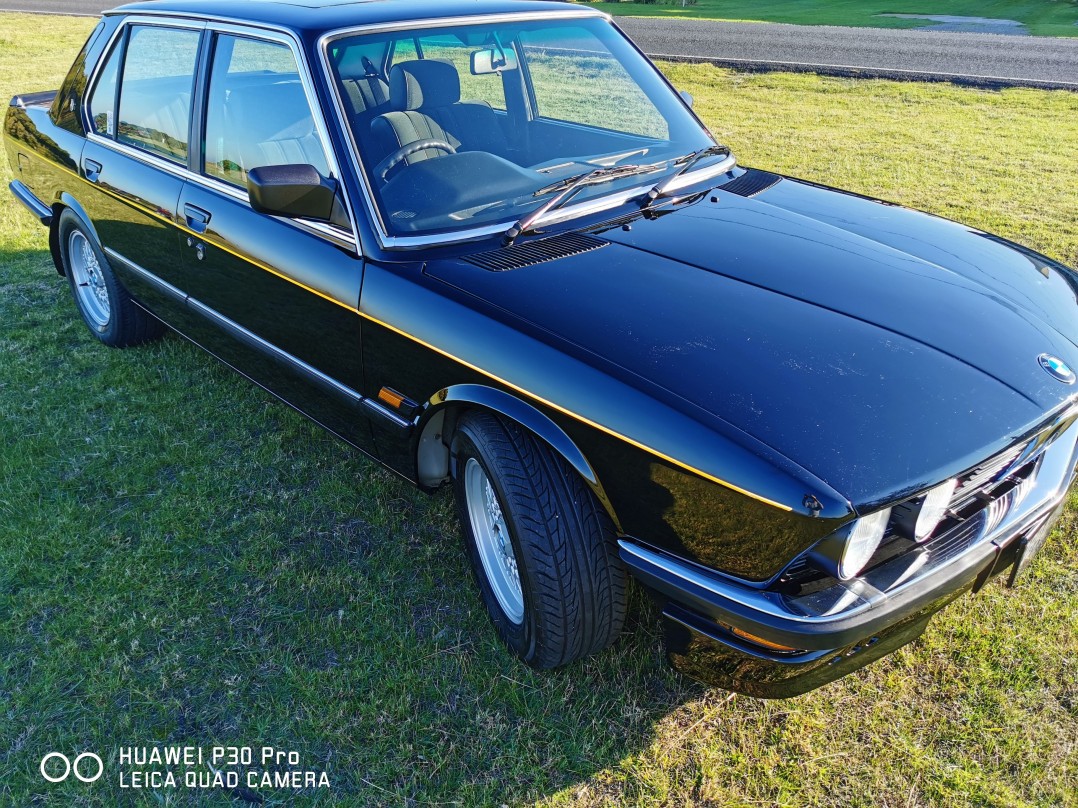 1982 BMW E28 528i