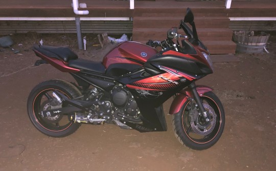 2011 Yamaha 599cc FZR600