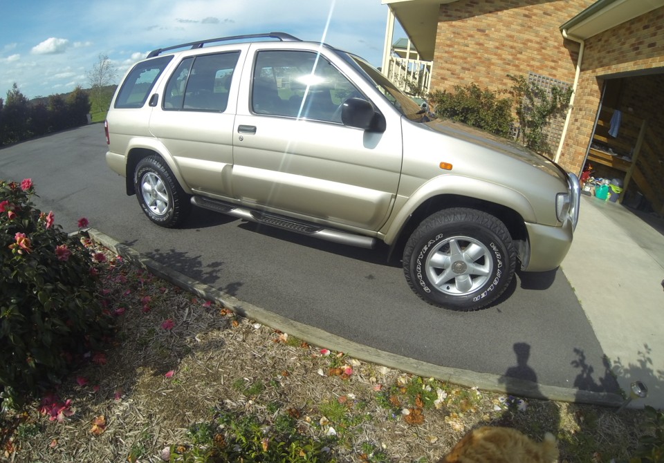 2001 Nissan PATHFINDER TI (4x4)