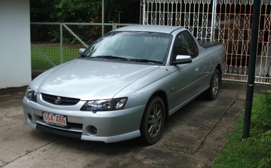 2004 Holden COMMODORE