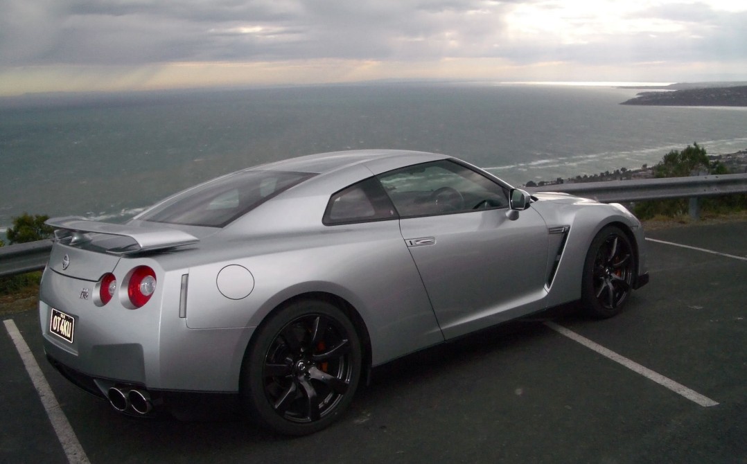 2009 Nissan GT-R PREMIUM
