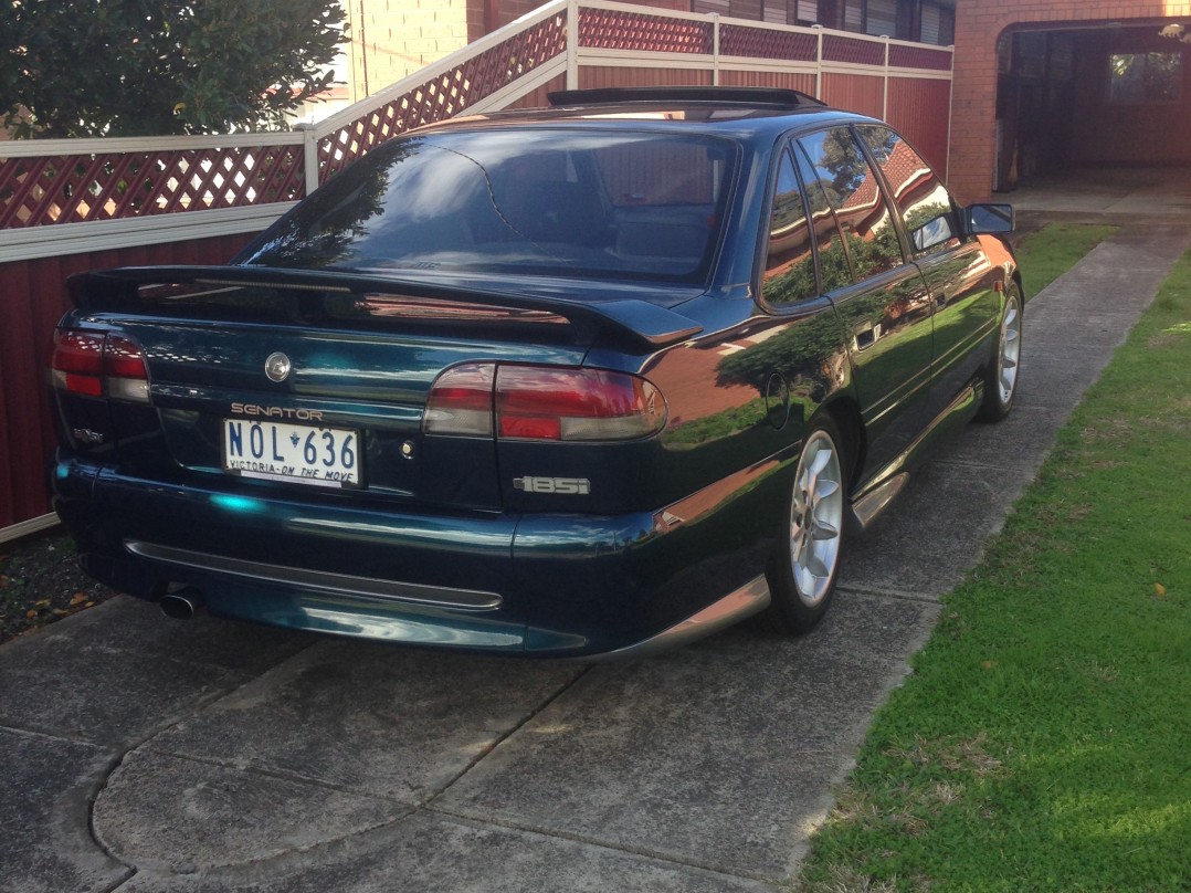 1995 HSV SENATOR VS