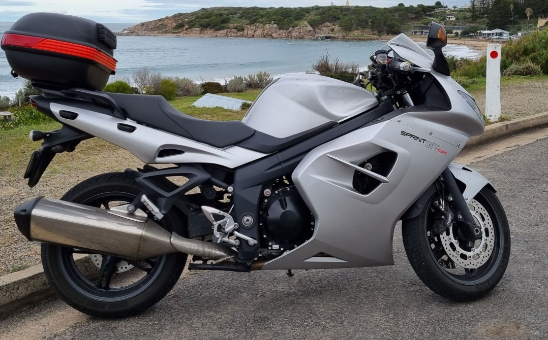 2011 Triumph 1050cc SPRINT ST (ABS)