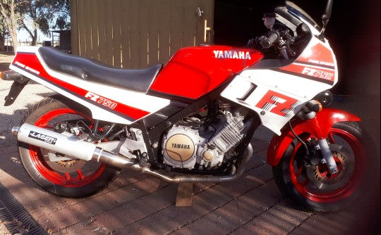 1985 Yamaha FZ 750