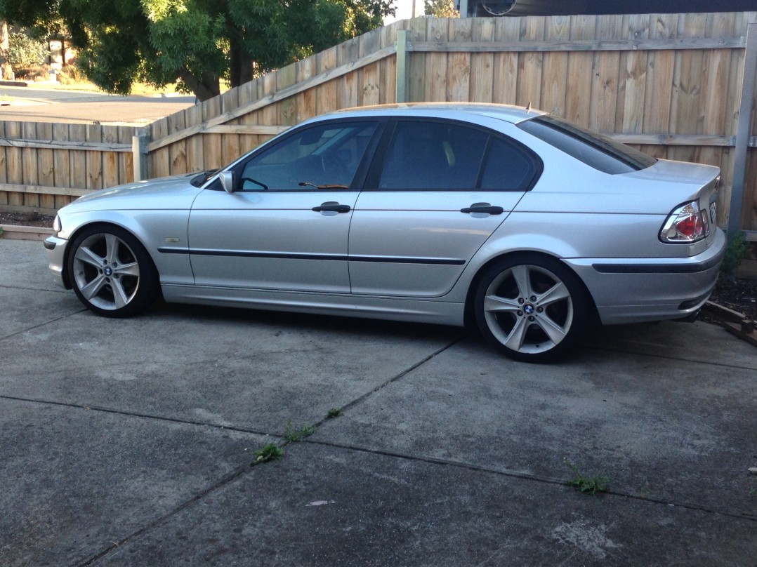 2000 BMW 318i