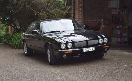 2000 Jaguar XJ Sport