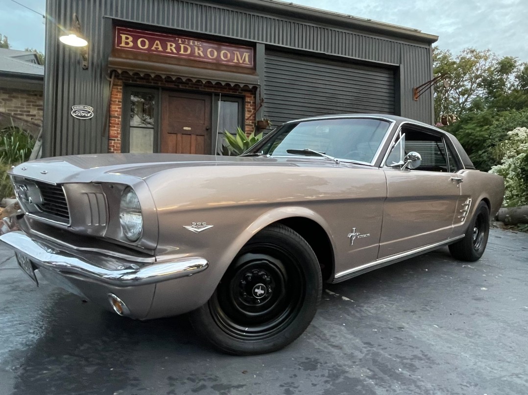 1966 Ford MUSTANG