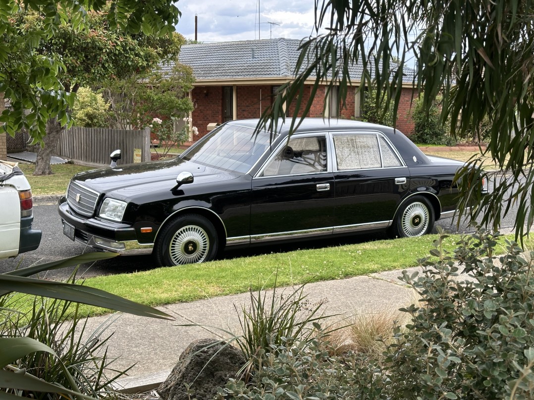 2000 Toyota Century