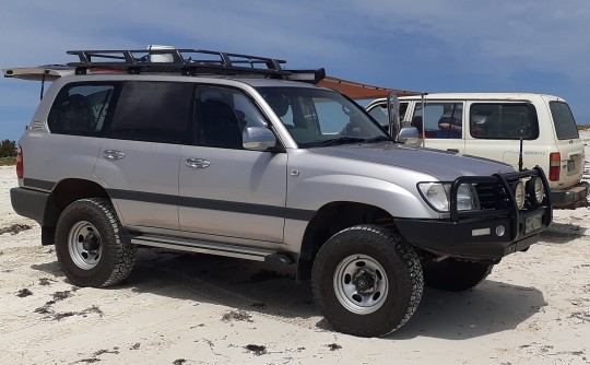 2000 Toyota LANDCRUISER (4x4)