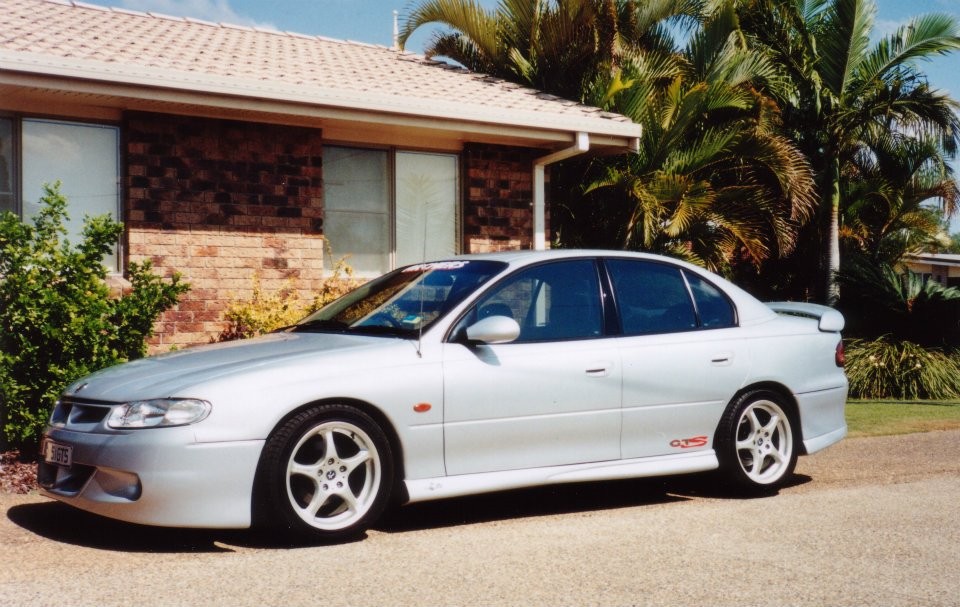 1998 Holden COMMODORE