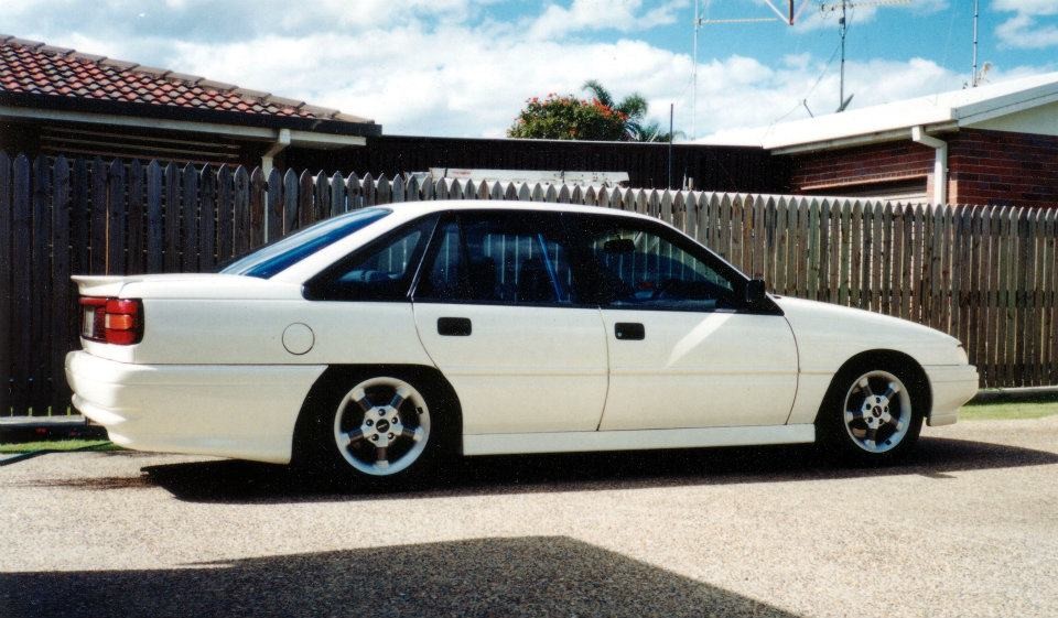 1990 Holden COMMODORE