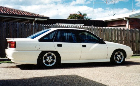 1990 Holden COMMODORE