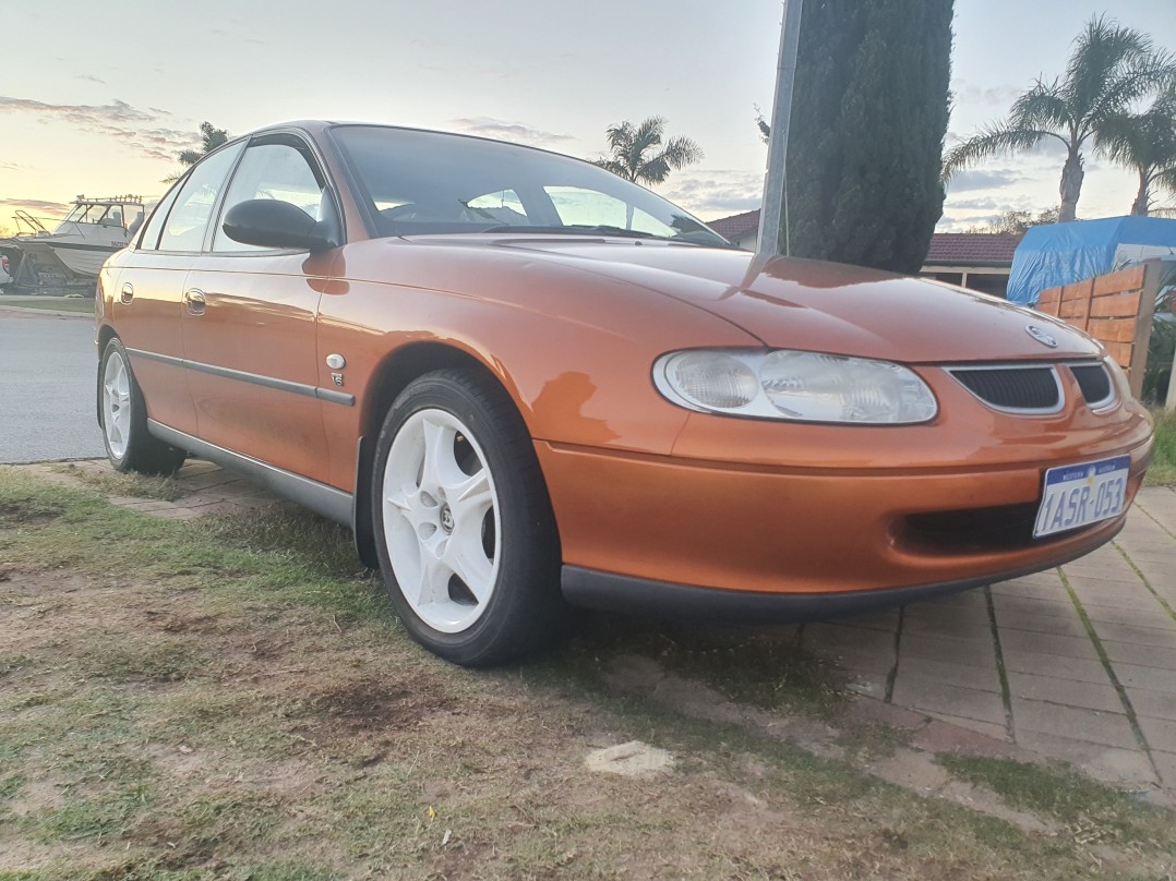 1999 Holden Vt