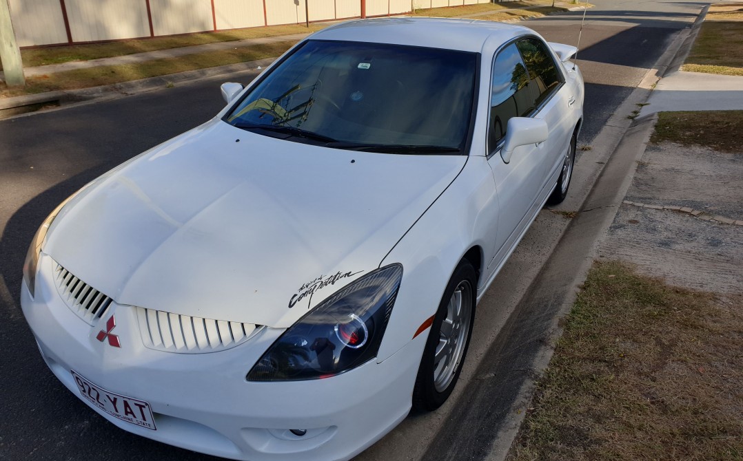 2004 Mitsubishi VERADA GTVi