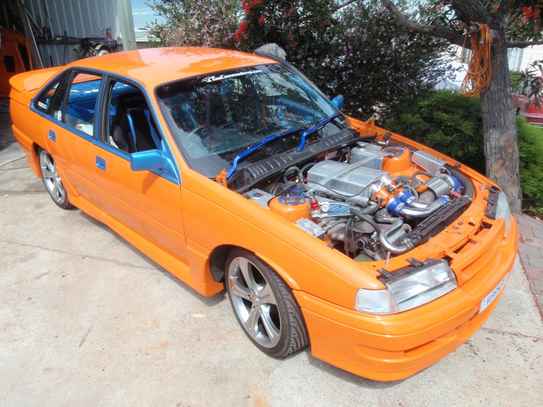 1990 Holden COMMODORE SS