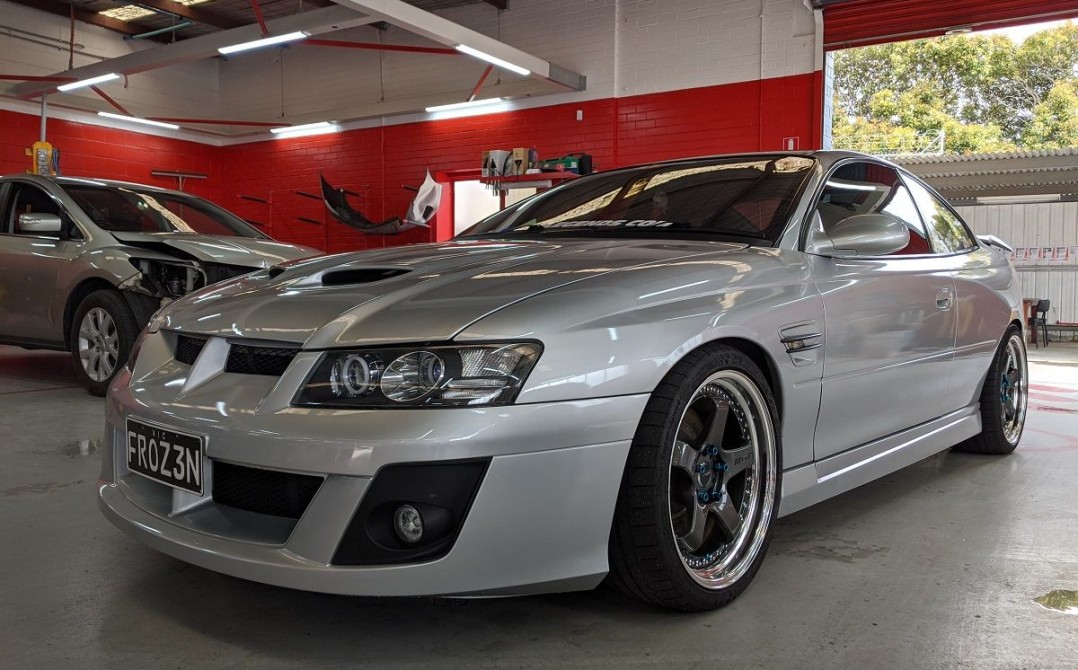 2005 Holden MONARO CV8