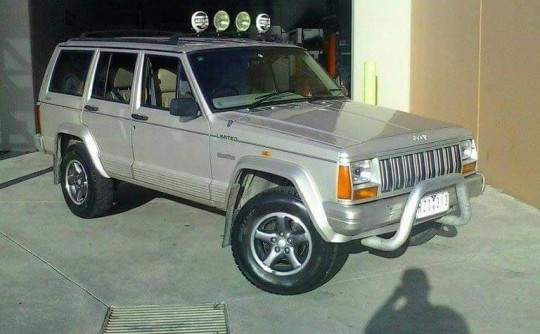 1997 Jeep CHEROKEE (4x4)