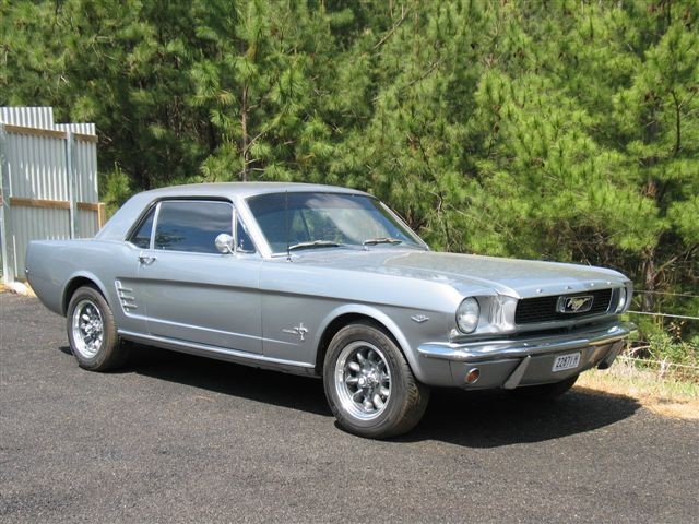 1966 Ford MUSTANG