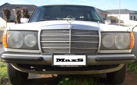 1981 Mercedes-Benz W123 230E