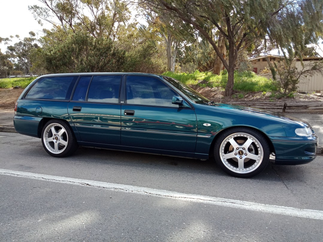 1996 Holden VS Acclaim