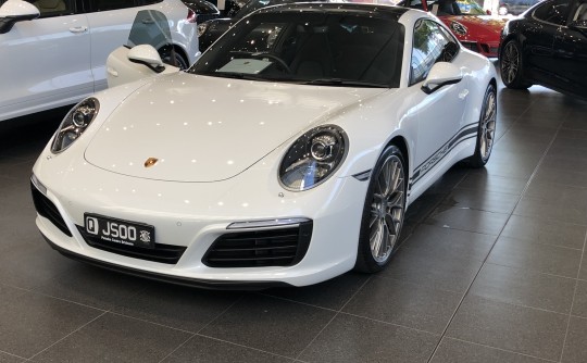 2017 Porsche 911 CARRERA