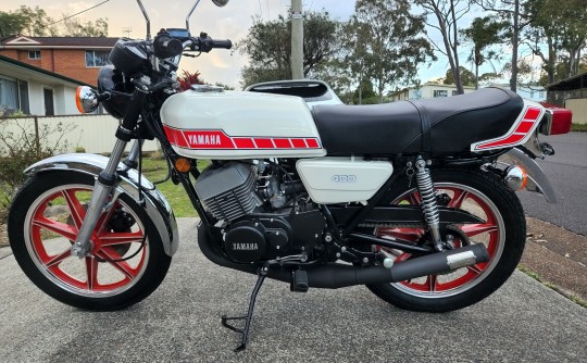 1977 Yamaha 398cc RD400