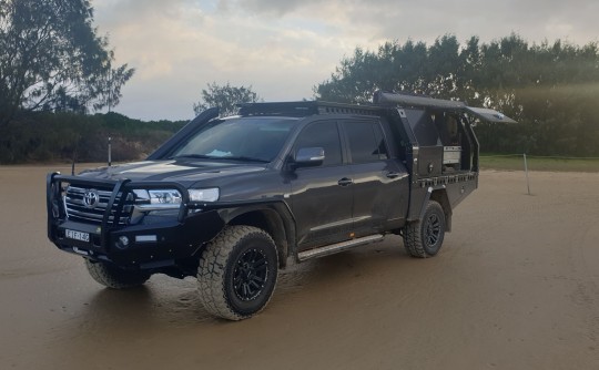 2020 Toyota LANDCRUISER (4x4)